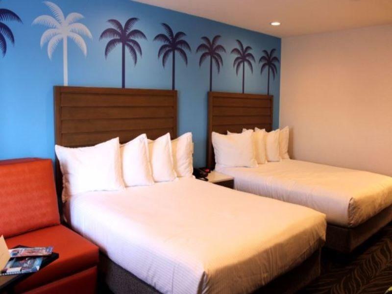 Tropicana Inn And Suites Dallas Eksteriør billede